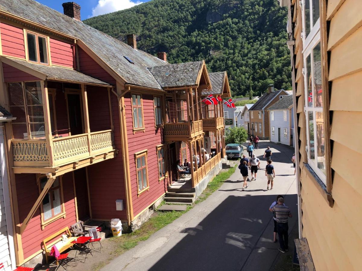 Den gule krambua Appartement Lærdalsøyri Buitenkant foto