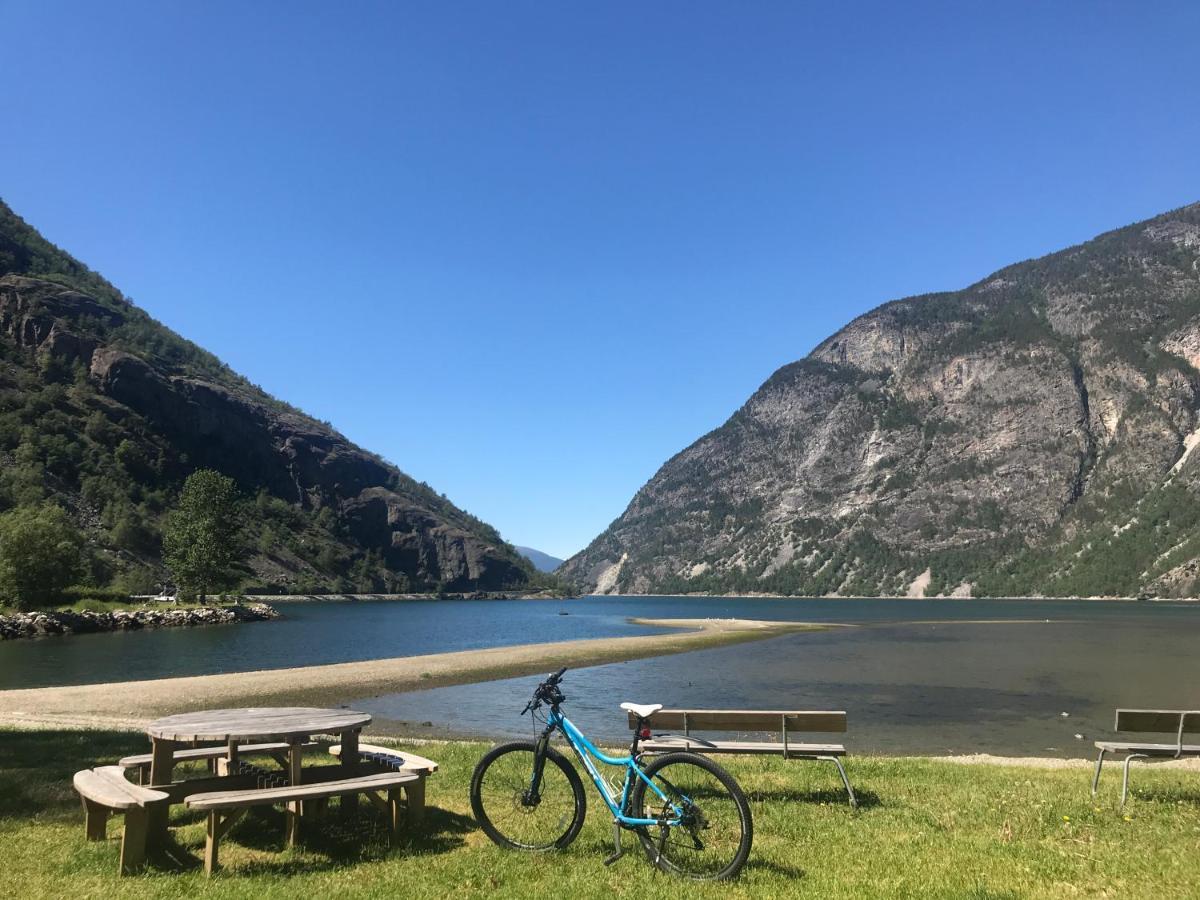 Den gule krambua Appartement Lærdalsøyri Buitenkant foto